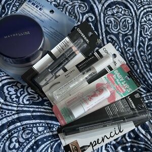 Womens Bundle ***55***   Maybelline Shine , Covergirl